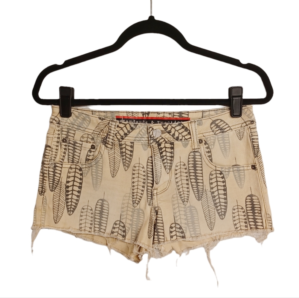 STANDARDS & PRACTICES Cream Gray Feather Print Raw Hem Boho Shorts 26